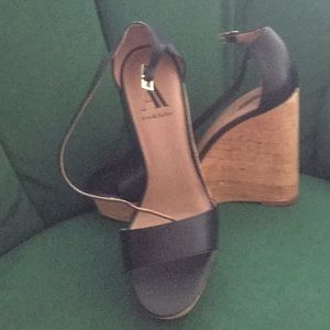 Ava & Aiden wedge sandal